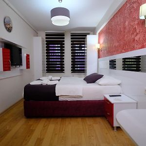 Deluxe Studio